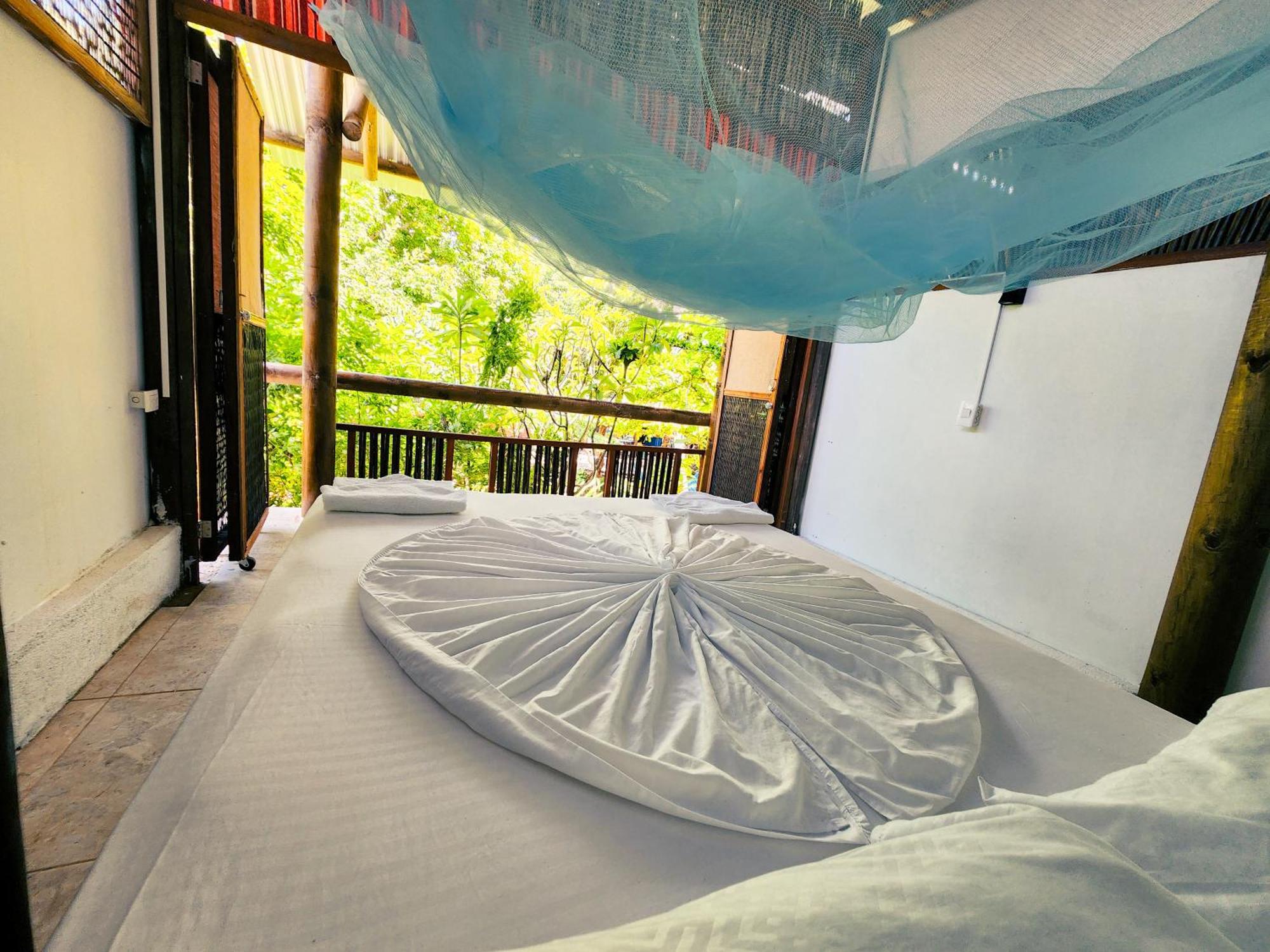 El Hamaquero Hostal Econativo Isla Grande  Bagian luar foto